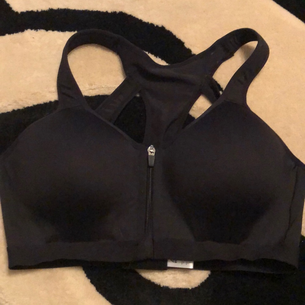 black sports bra